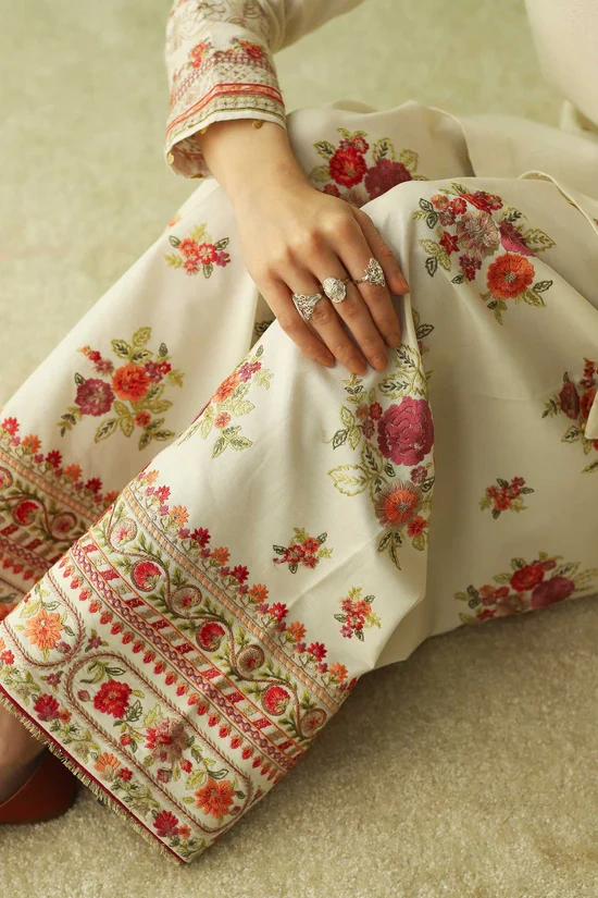 HC-4124 Coco by Zarashahjhan Luxury Embroidered Lawn 3PC