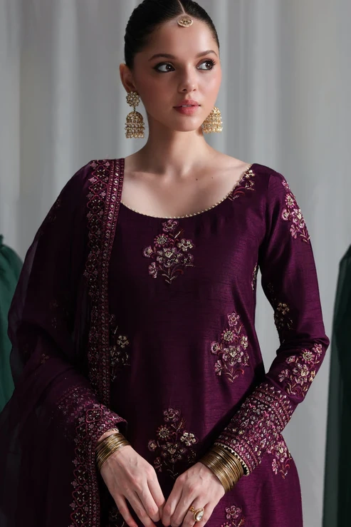 HC-825 Batik Luxury Embroidered Lawn 3PC
