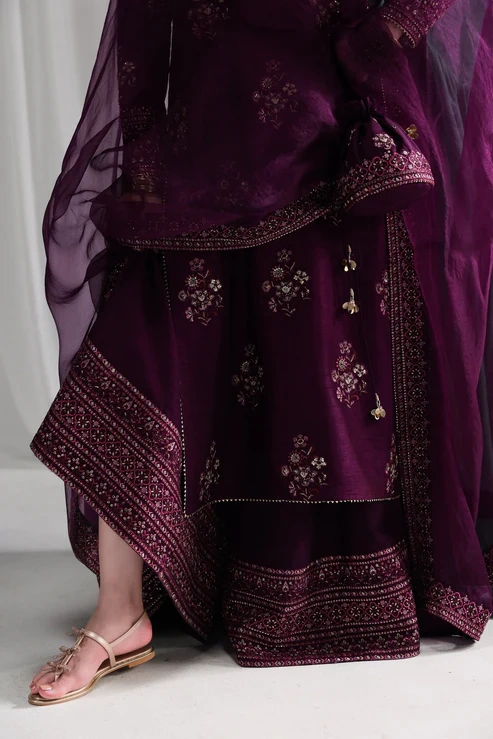 HC-825 Batik Luxury Embroidered Lawn 3PC