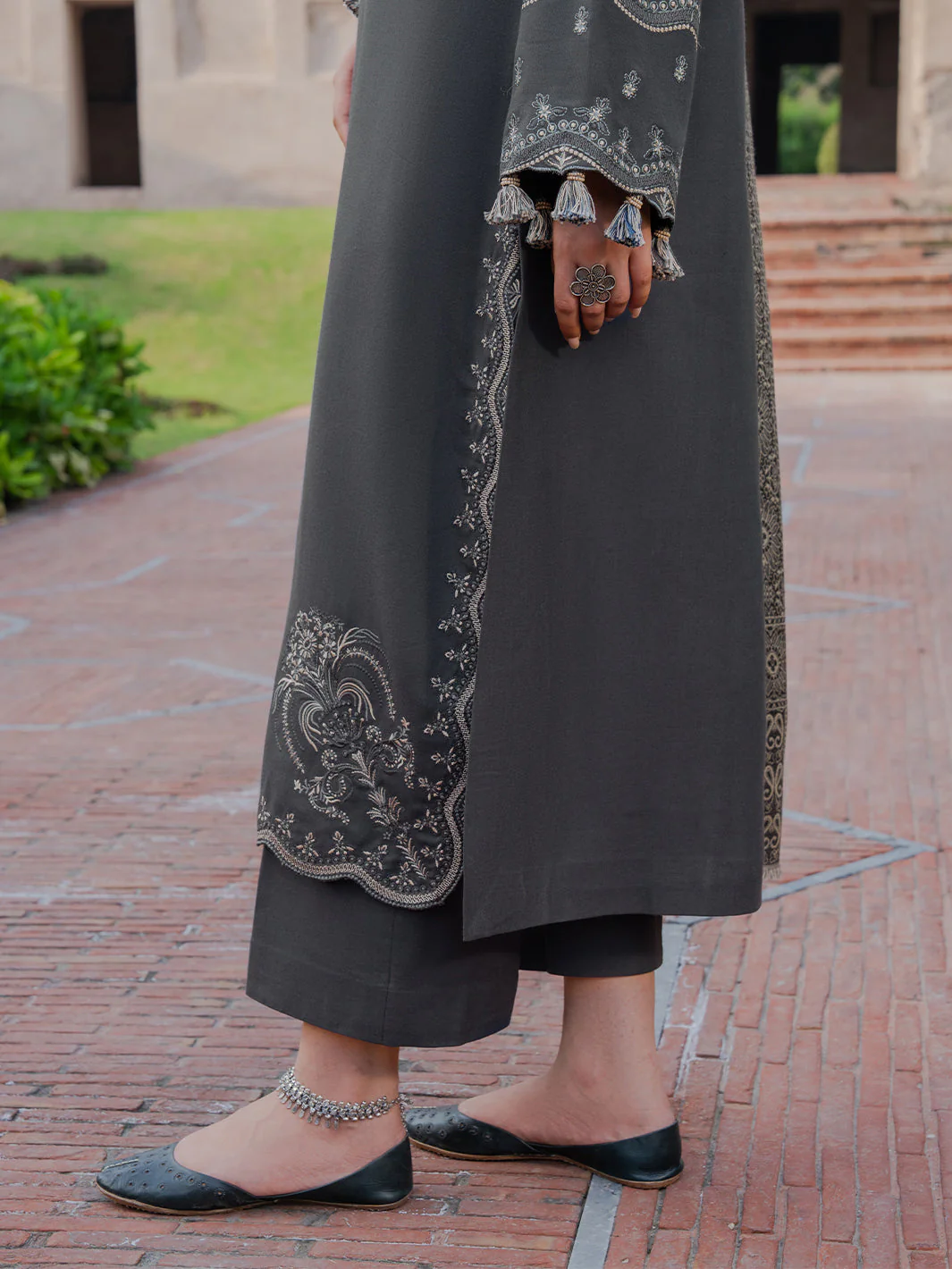 HC-325 Izel Luxury Embroidered Lawn 3PC