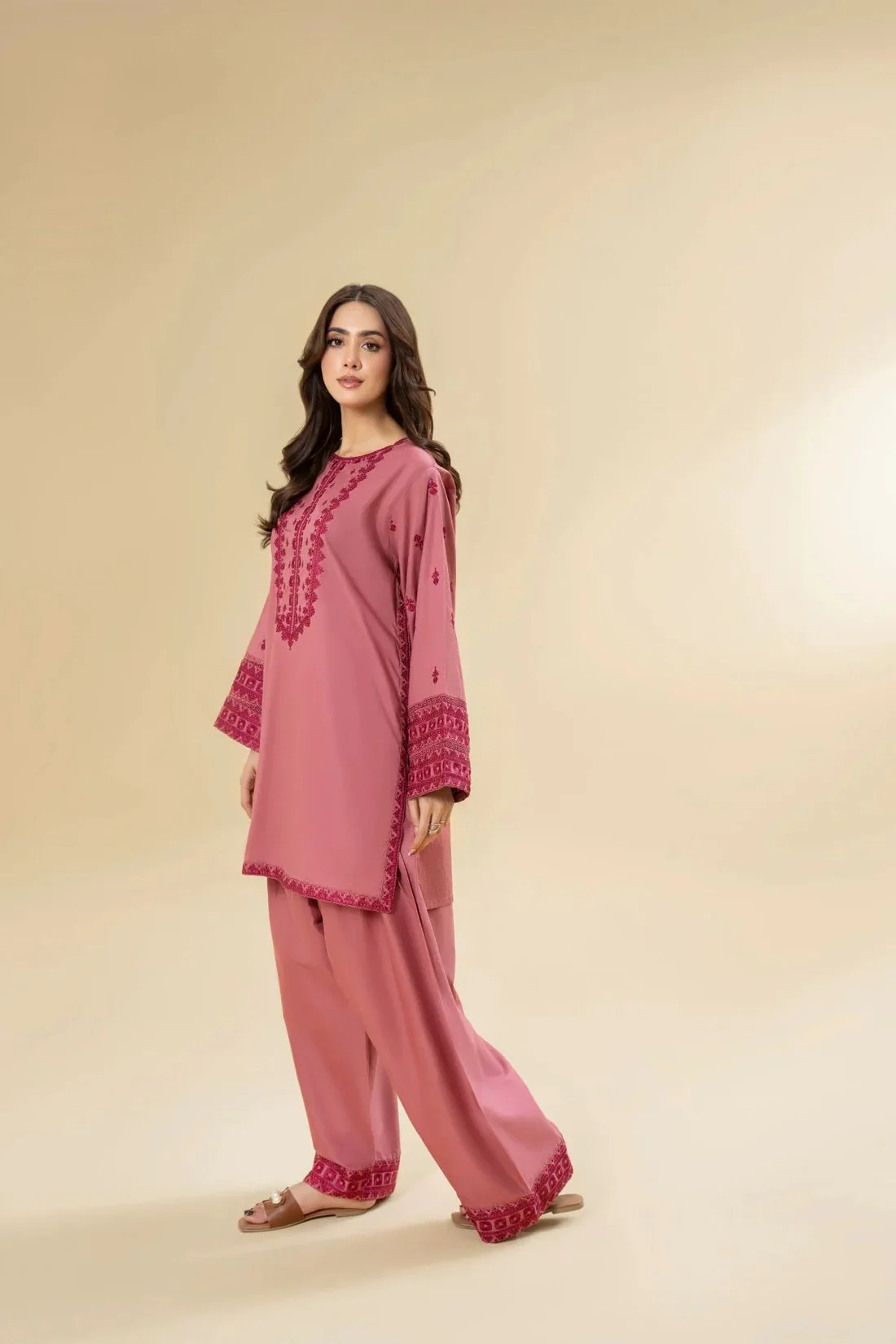 HC-302 Garnet Embroidered Lawn 2PC