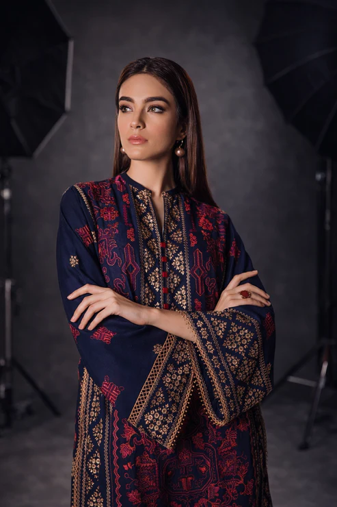 HC-301 Bareeze Luxury Embroidered Lawn 2PC
