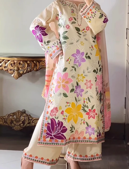HC-1836 SKIN Aneelas Luxury Embroidered Lawn 3PC