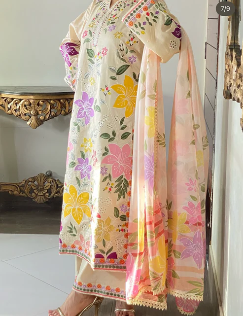 HC-1836 SKIN Aneelas Luxury Embroidered Lawn 3PC