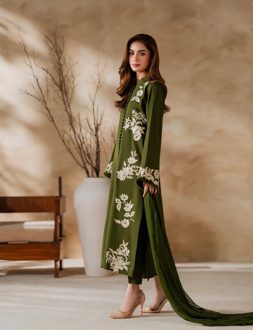 HC-4137 Batik Luxury Embroidered Lawn 3PC