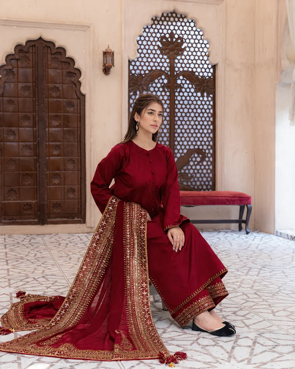 HC-1816 Dyot Luxury Embroidered Lawn 3PC