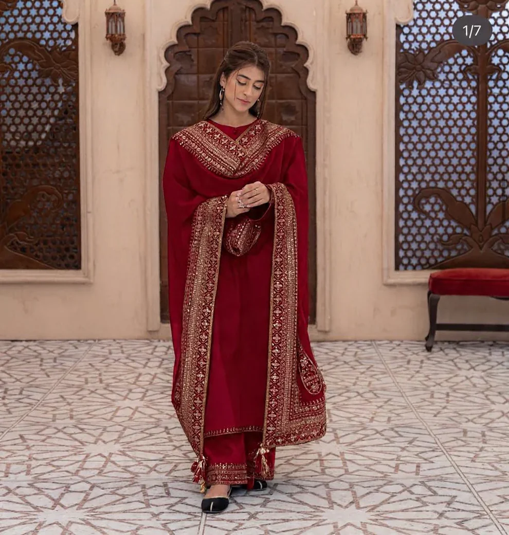 HC-1816 Dyot Luxury Embroidered Lawn 3PC