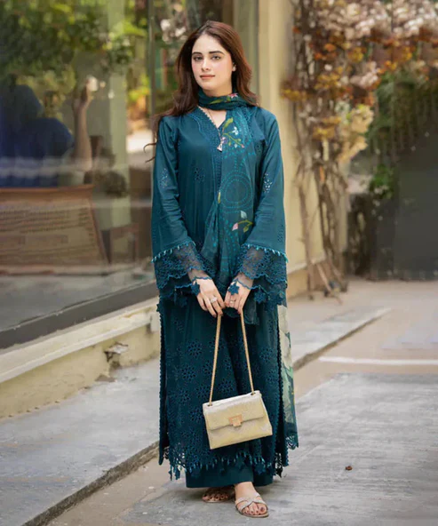 HC-339 Libas Luxury Chickenkari Lawn 3PC