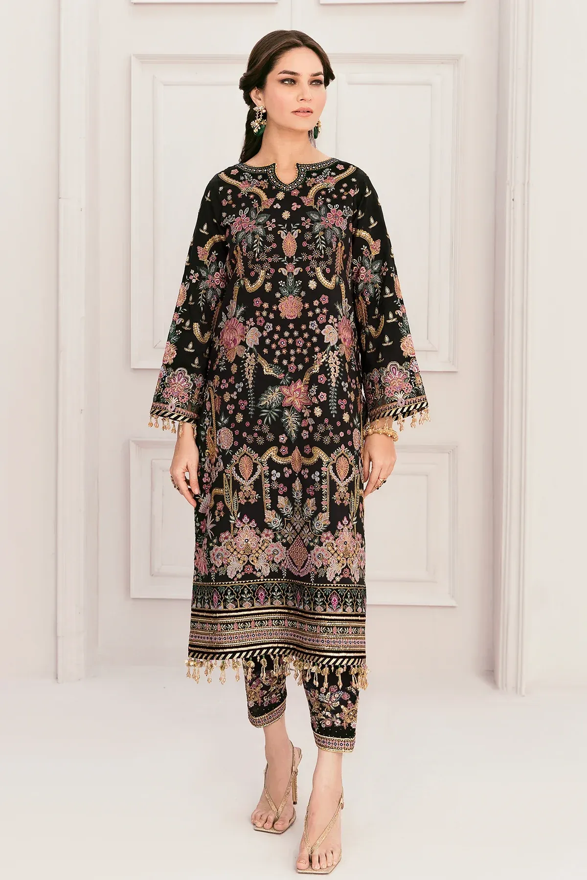HC-0074 Baroque Heavy Embroidered Bridal Unstitched 3PC Suit