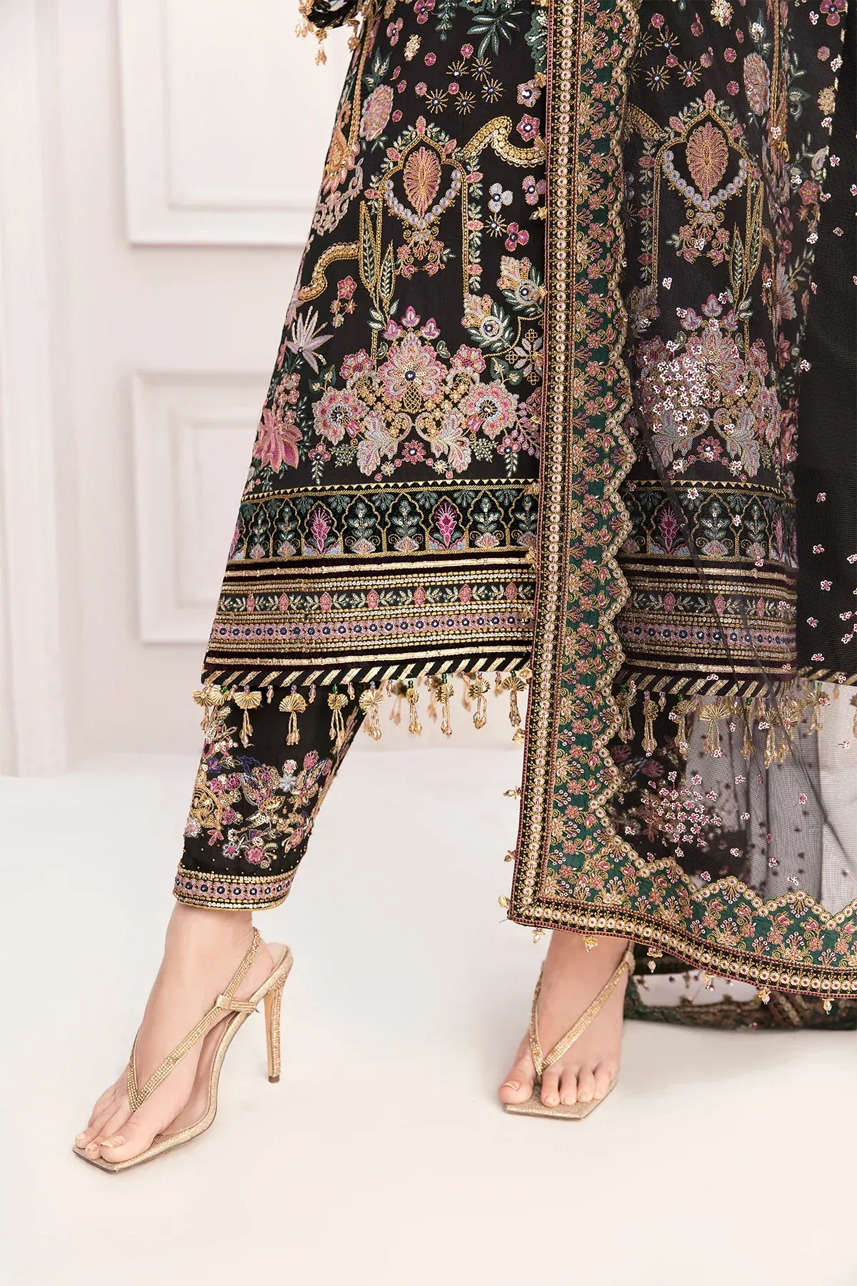 HC-0074 Baroque Heavy Embroidered Bridal Unstitched 3PC Suit